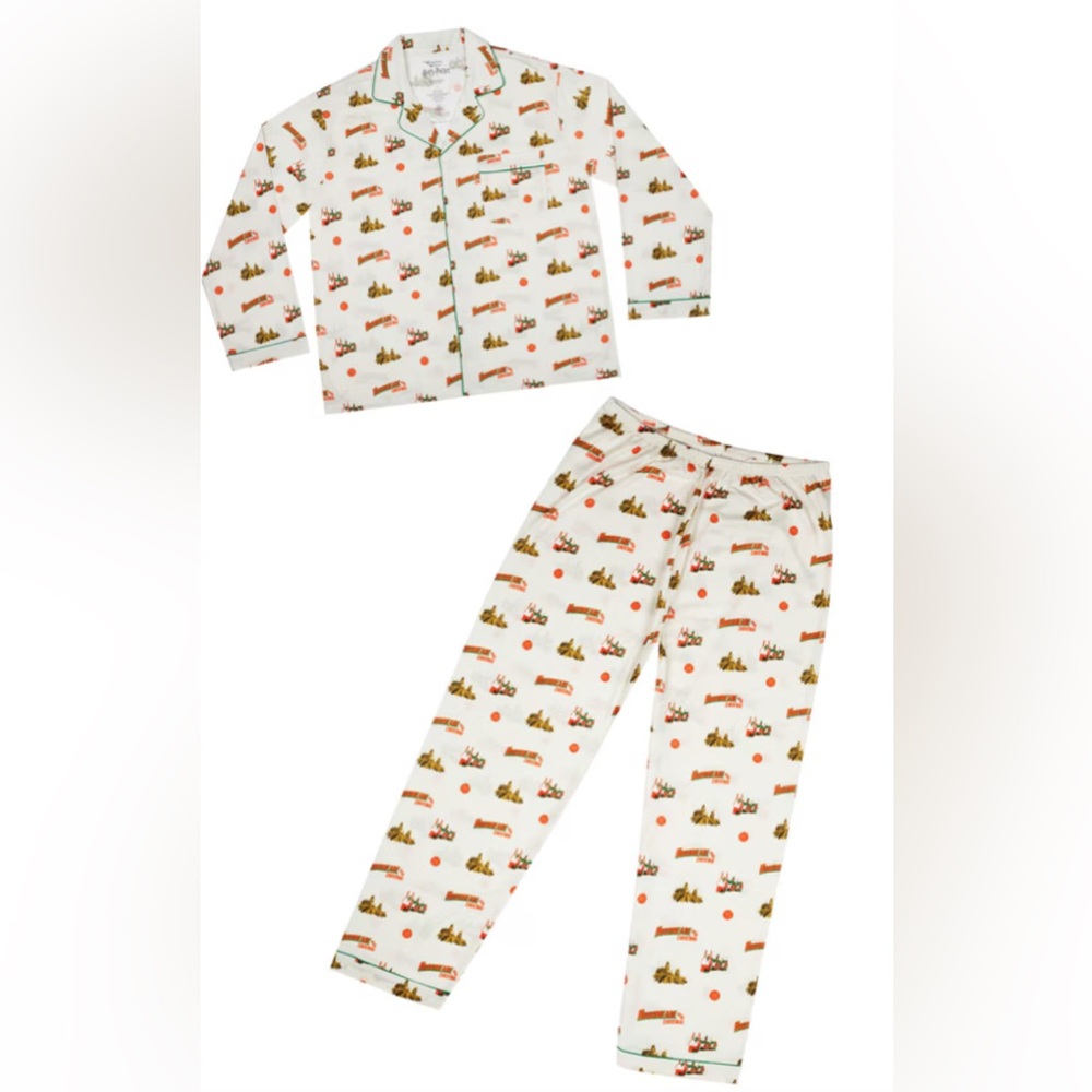 The Wizarding World of Harry Potter Hogsmeade for Christmas Adult pajama set